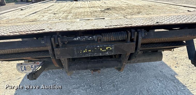 image for item DM5620 2004 Isuzu NPR flatbed truck