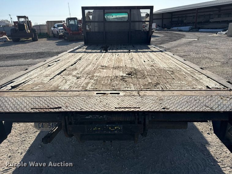 image for item DM5620 2004 Isuzu NPR flatbed truck
