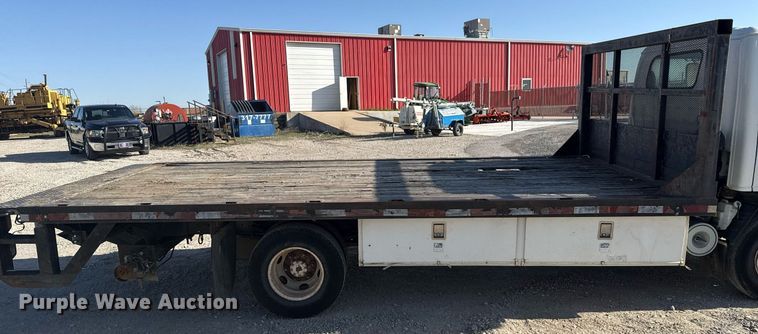 image for item DM5620 2004 Isuzu NPR flatbed truck