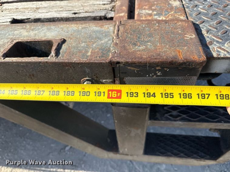 image for item DM5620 2004 Isuzu NPR flatbed truck