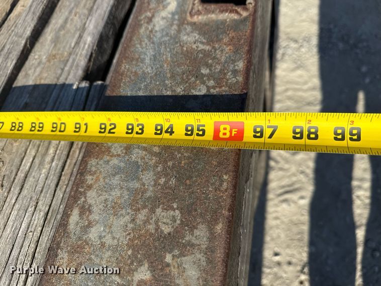 image for item DM5620 2004 Isuzu NPR flatbed truck