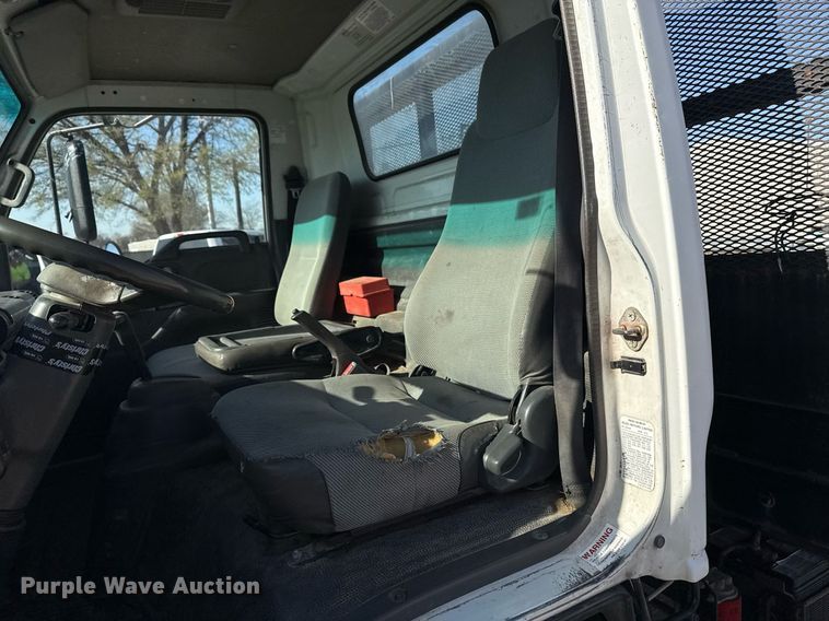 image for item DM5620 2004 Isuzu NPR flatbed truck