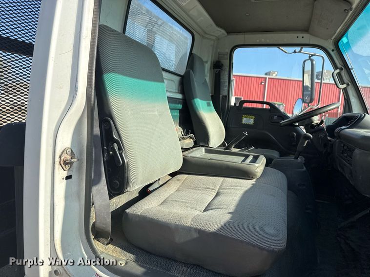 image for item DM5620 2004 Isuzu NPR flatbed truck