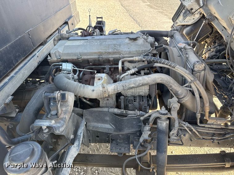 image for item DM5620 2004 Isuzu NPR flatbed truck