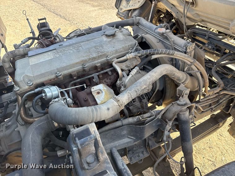 image for item DM5620 2004 Isuzu NPR flatbed truck