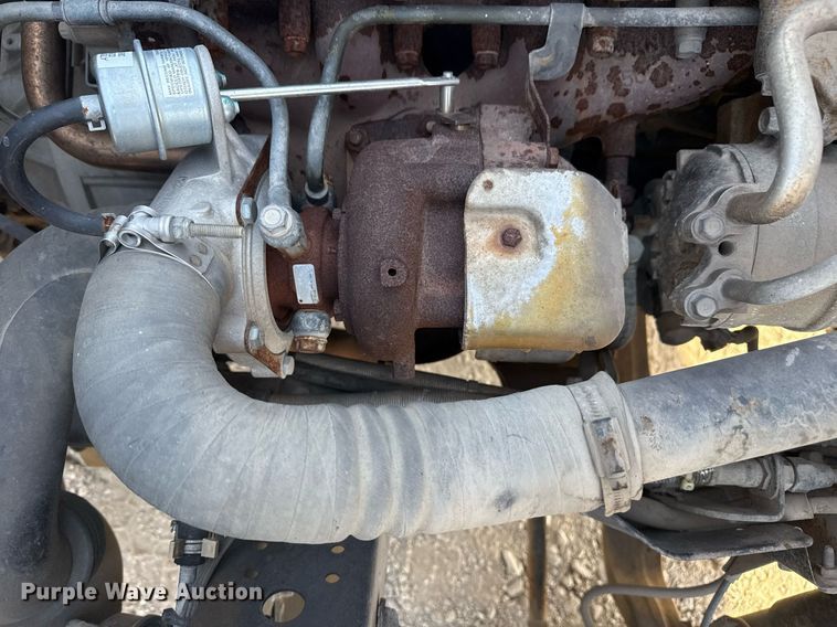 image for item DM5620 2004 Isuzu NPR flatbed truck