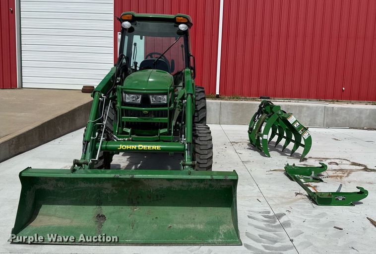 image for item DM5624 2022 John Deere 4052R MFWD tractor