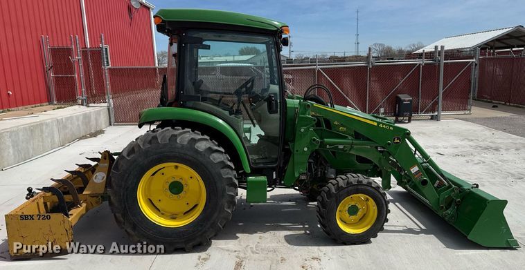 image for item DM5624 2022 John Deere 4052R MFWD tractor