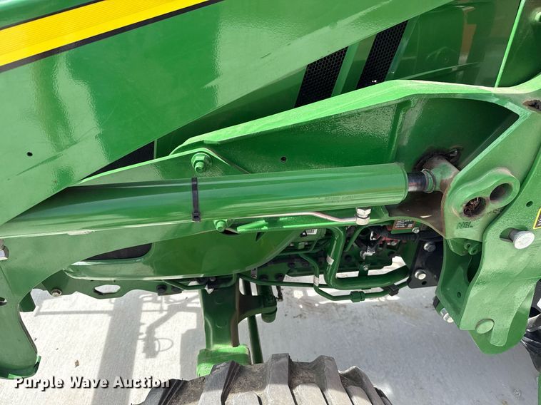 image for item DM5624 2022 John Deere 4052R MFWD tractor