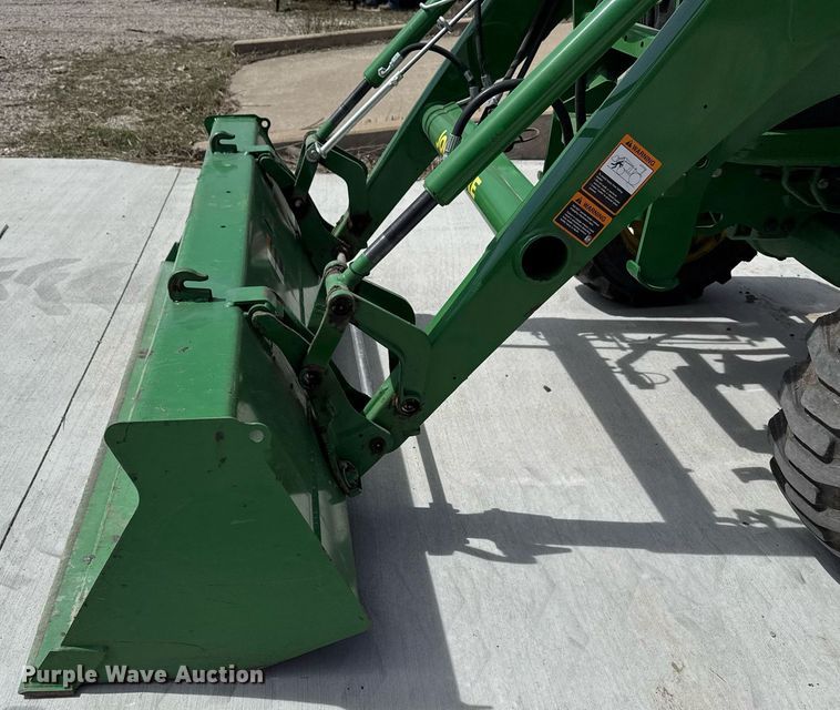 image for item DM5624 2022 John Deere 4052R MFWD tractor