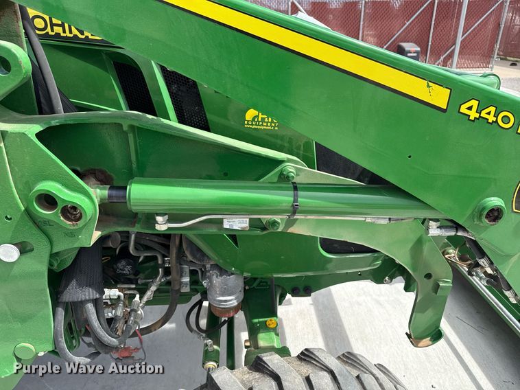 image for item DM5624 2022 John Deere 4052R MFWD tractor