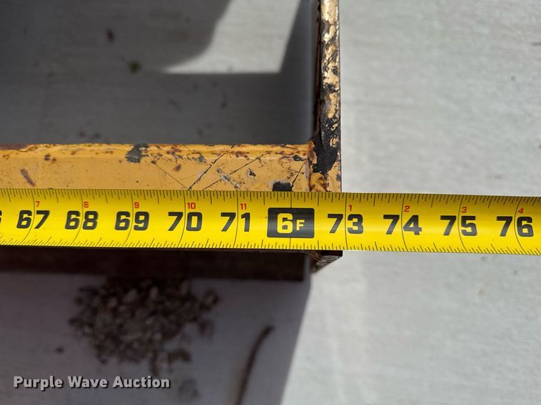 image for item DM5624 2022 John Deere 4052R MFWD tractor