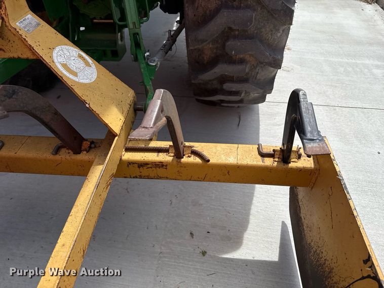 image for item DM5624 2022 John Deere 4052R MFWD tractor