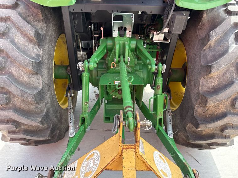 image for item DM5624 2022 John Deere 4052R MFWD tractor