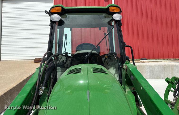 image for item DM5624 2022 John Deere 4052R MFWD tractor