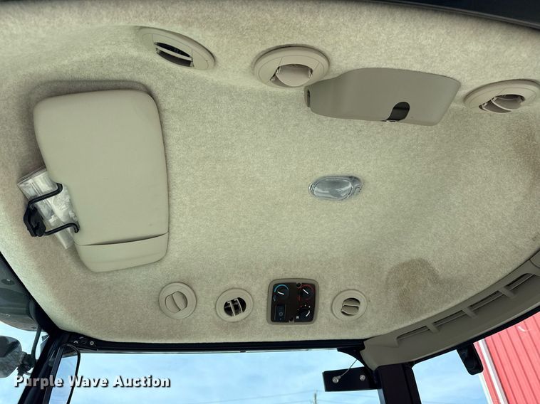 image for item DM5624 2022 John Deere 4052R MFWD tractor