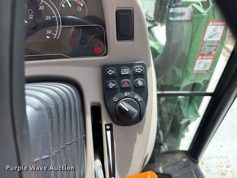 image for item DM5624 2022 John Deere 4052R MFWD tractor