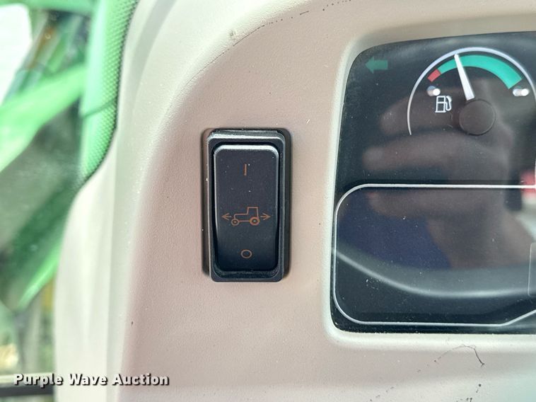 image for item DM5624 2022 John Deere 4052R MFWD tractor