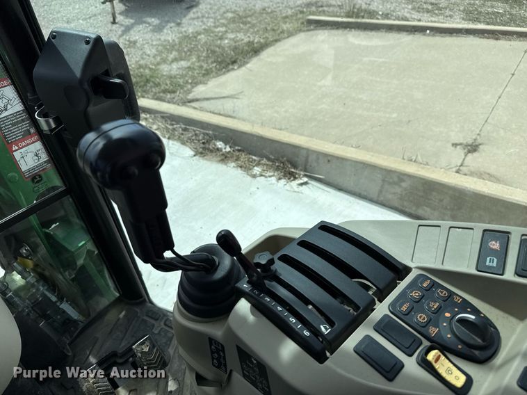 image for item DM5624 2022 John Deere 4052R MFWD tractor