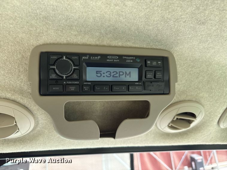 image for item DM5624 2022 John Deere 4052R MFWD tractor