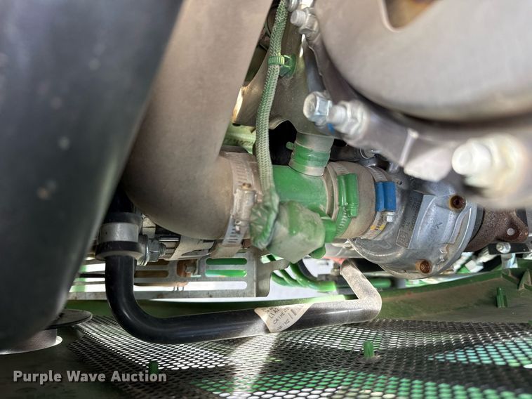 image for item DM5624 2022 John Deere 4052R MFWD tractor