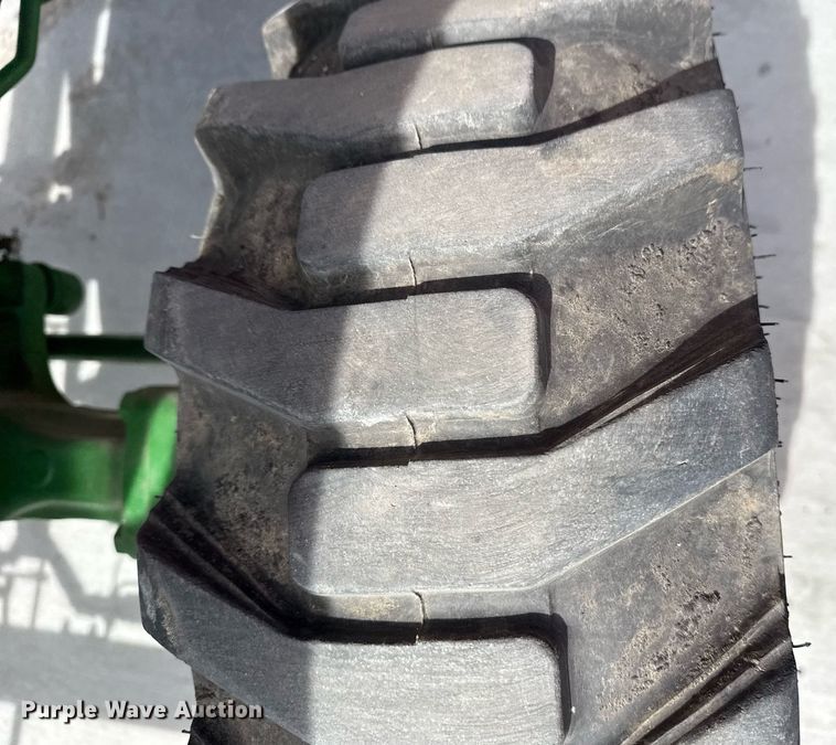 image for item DM5624 2022 John Deere 4052R MFWD tractor