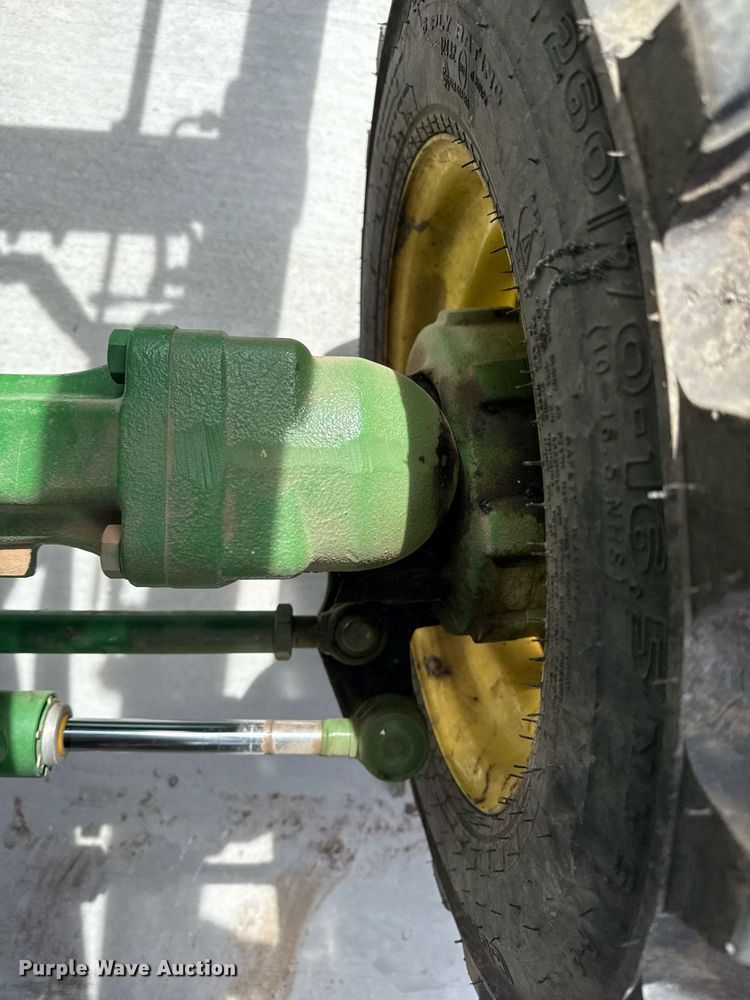 image for item DM5624 2022 John Deere 4052R MFWD tractor