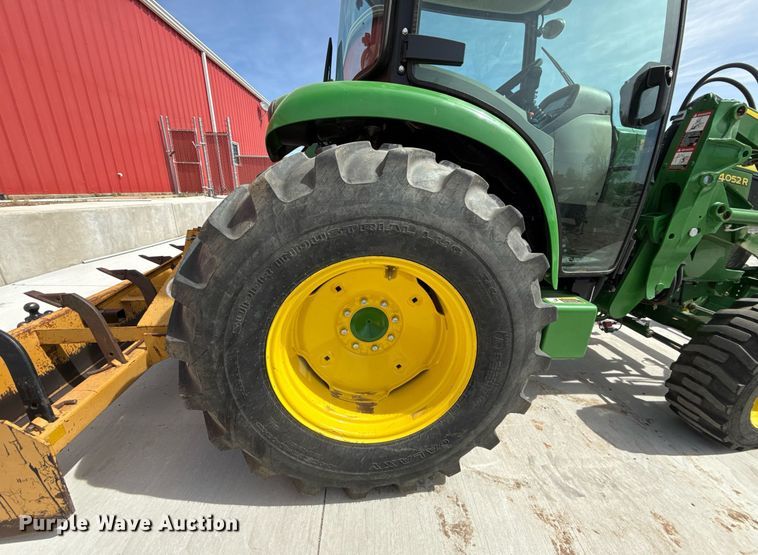 image for item DM5624 2022 John Deere 4052R MFWD tractor