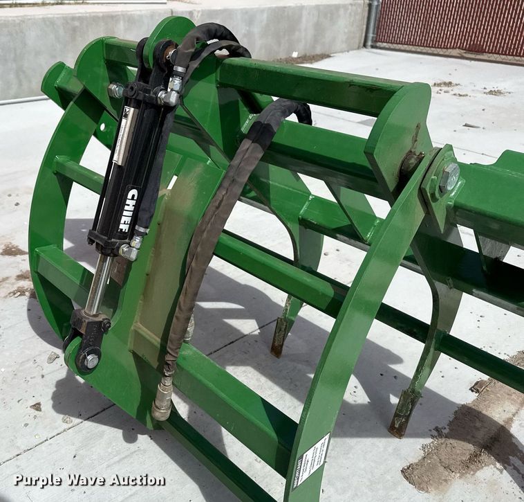 image for item DM5624 2022 John Deere 4052R MFWD tractor