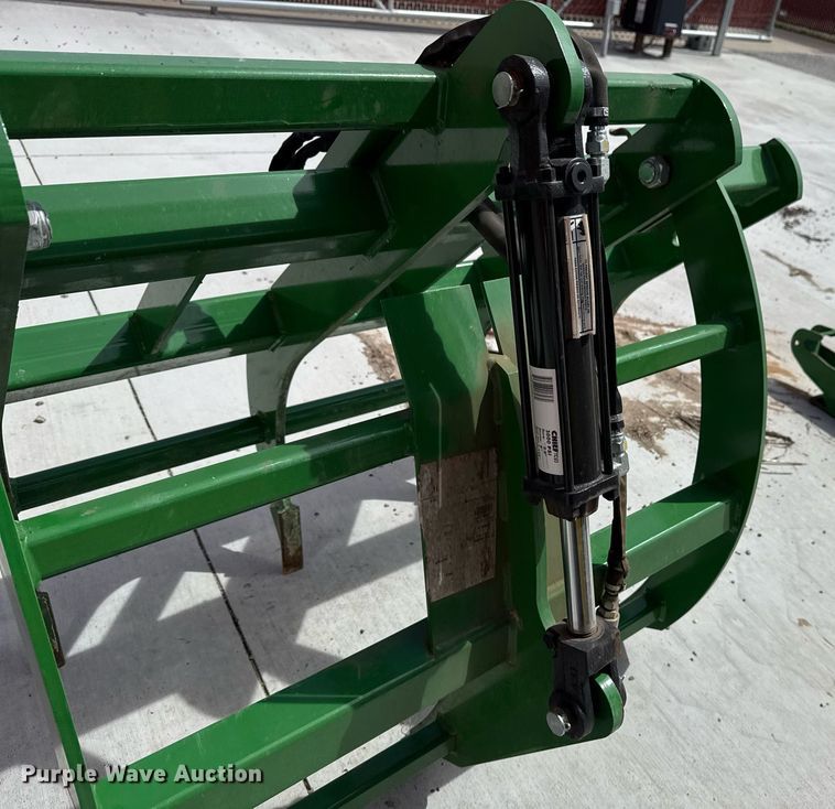 image for item DM5624 2022 John Deere 4052R MFWD tractor