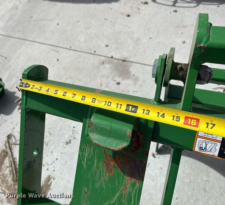 image for item DM5624 2022 John Deere 4052R MFWD tractor