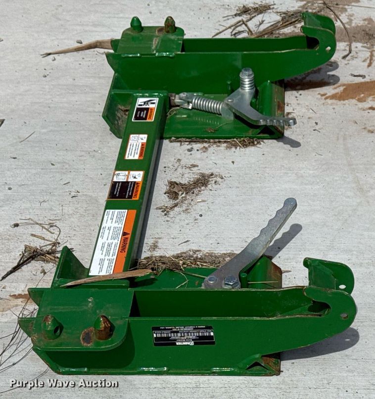 image for item DM5624 2022 John Deere 4052R MFWD tractor