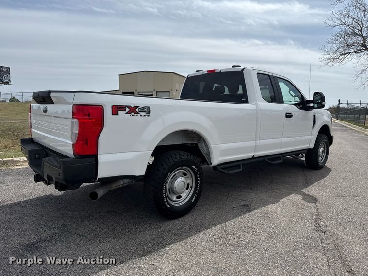 image for item DM5627 2020 Ford F250 Super Duty SuperCab pickup truck