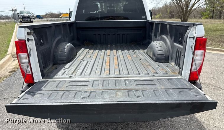 image for item DM5627 2020 Ford F250 Super Duty SuperCab pickup truck