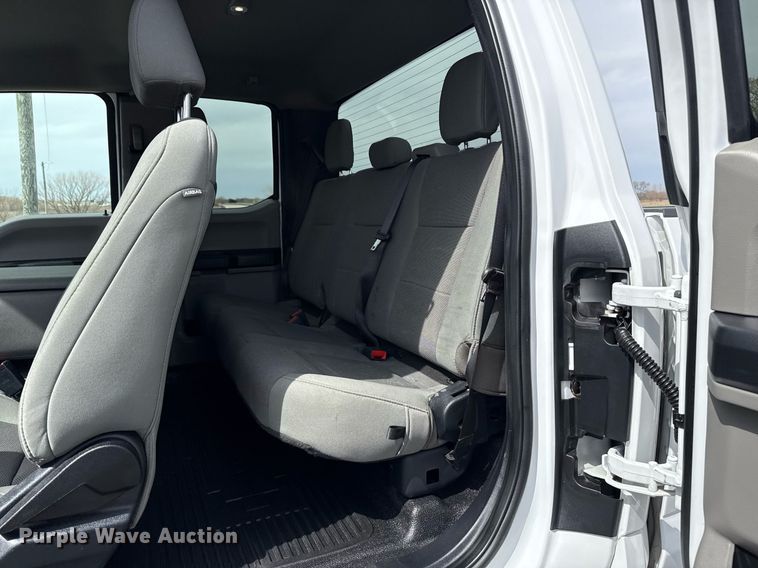 image for item DM5627 2020 Ford F250 Super Duty SuperCab pickup truck