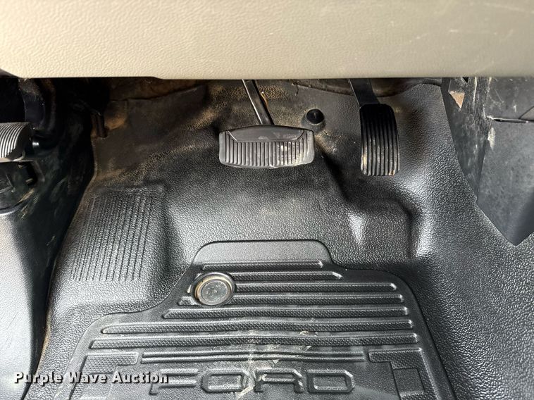 image for item DM5627 2020 Ford F250 Super Duty SuperCab pickup truck