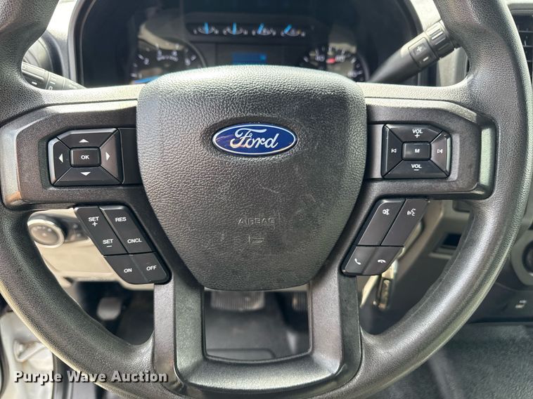 image for item DM5627 2020 Ford F250 Super Duty SuperCab pickup truck