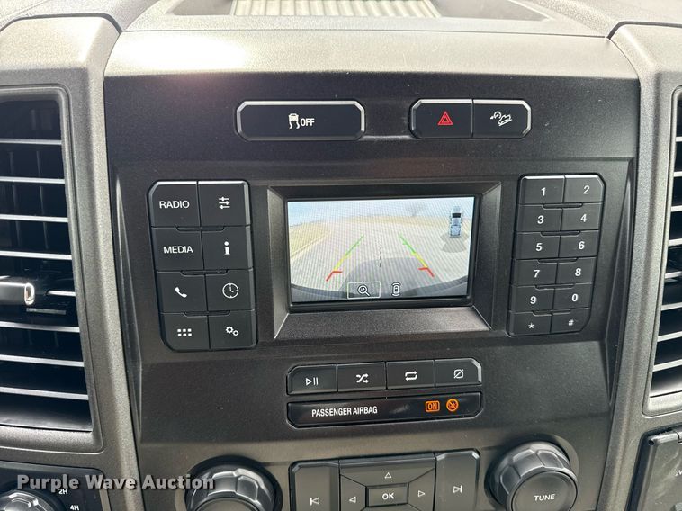 image for item DM5627 2020 Ford F250 Super Duty SuperCab pickup truck