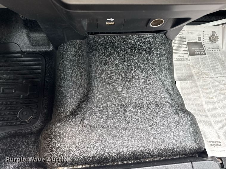 image for item DM5627 2020 Ford F250 Super Duty SuperCab pickup truck