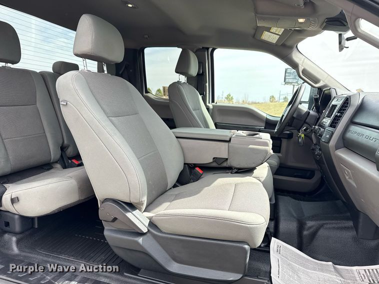 image for item DM5627 2020 Ford F250 Super Duty SuperCab pickup truck