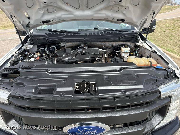 image for item DM5627 2020 Ford F250 Super Duty SuperCab pickup truck