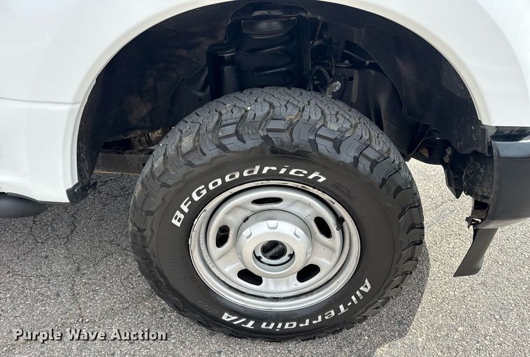 image for item DM5627 2020 Ford F250 Super Duty SuperCab pickup truck