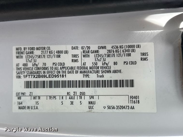 image for item DM5627 2020 Ford F250 Super Duty SuperCab pickup truck