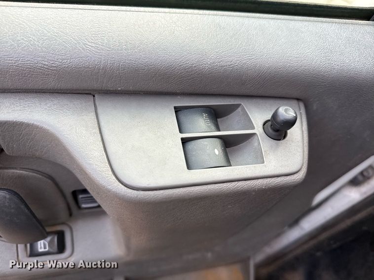 image for item DM5630 2014 GMC Savana G3500  delivery van