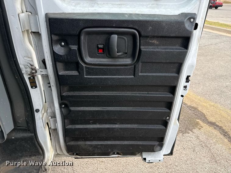 image for item DM5630 2014 GMC Savana G3500  delivery van