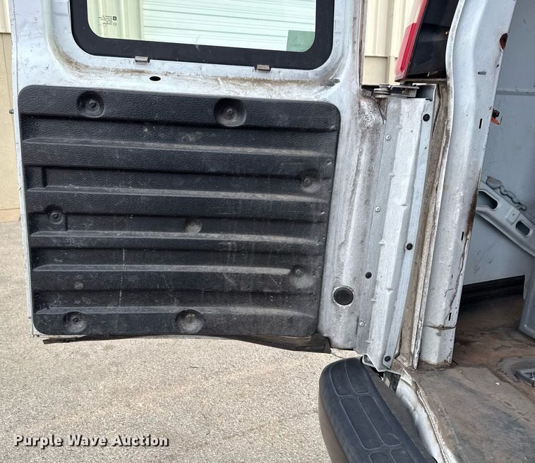 image for item DM5630 2014 GMC Savana G3500  delivery van