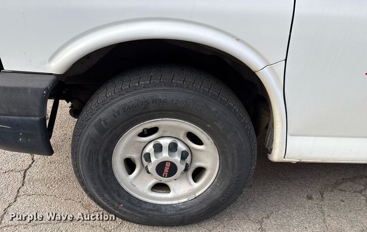 image for item DM5630 2014 GMC Savana G3500  delivery van