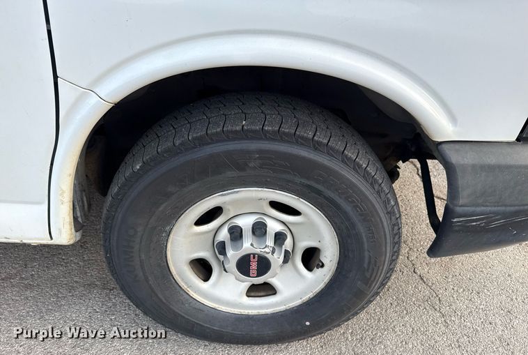 image for item DM5630 2014 GMC Savana G3500  delivery van