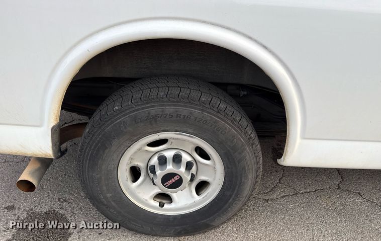 image for item DM5630 2014 GMC Savana G3500  delivery van