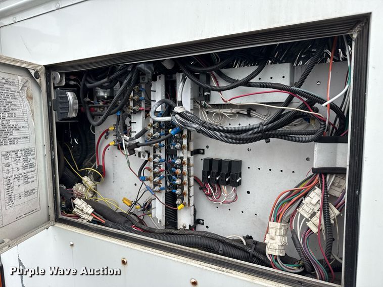 image for item DM5634 2006 Blue Bird All American bus